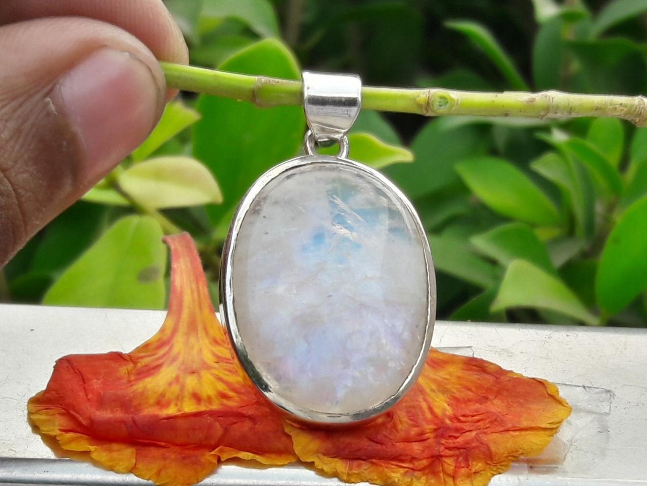 Natural Moonstone Silver Pendant, Blue-Flash Moonstone, Birthstone Jewelry, Oval Moonstone Pendant, Wedding Jewelry, Jewelry For Everyone